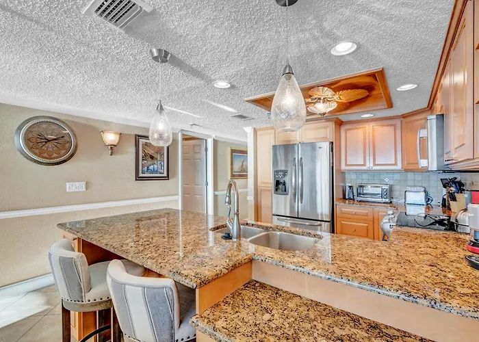 Dollar 305 Clearwater Beach